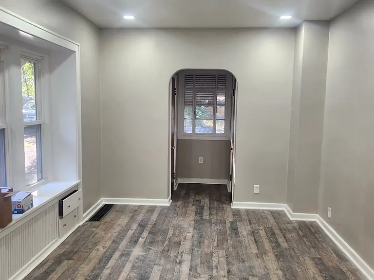 202 Jewett St — Photo 5