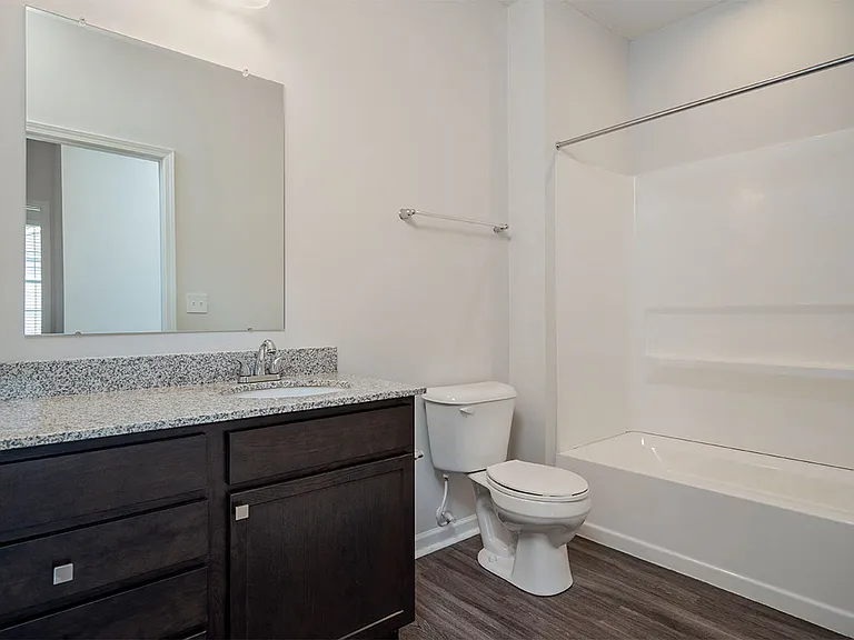 Bentley Apartments — Photo 9