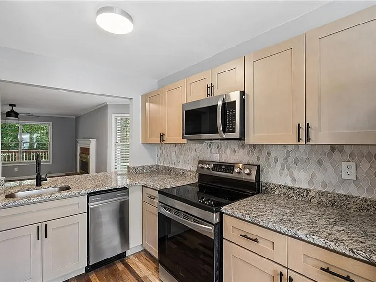 5200 Laurel Bridge Dr SE — Photo 6