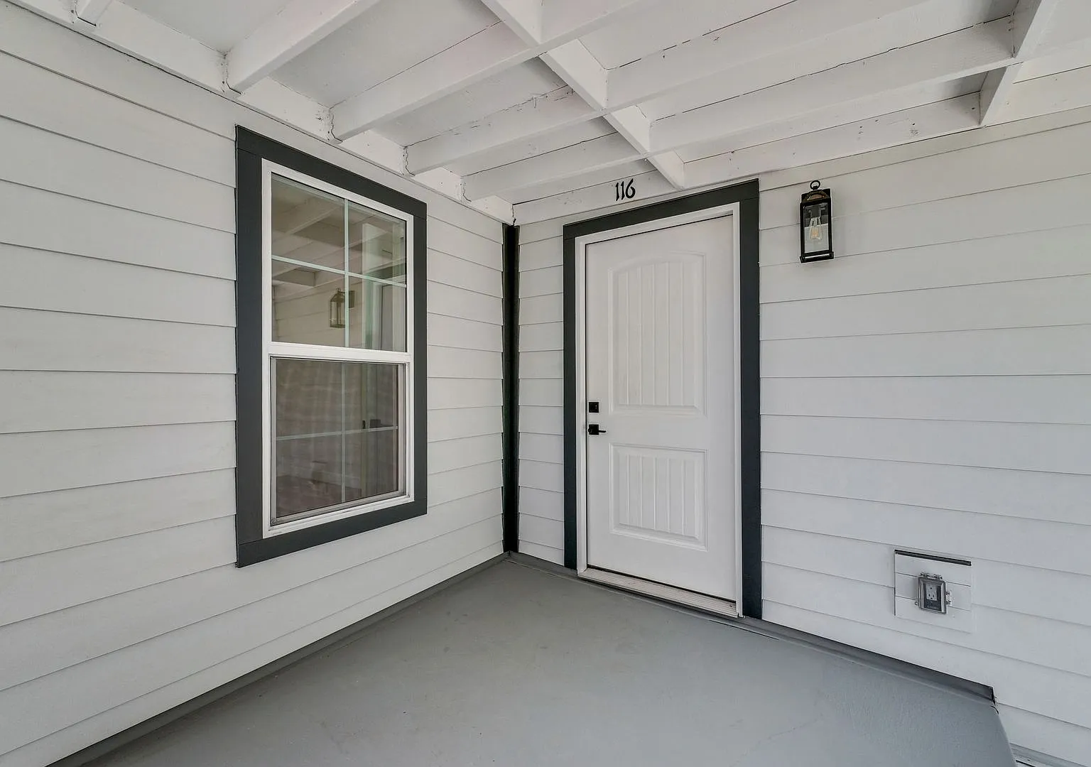 Spacious Remodeled 3 Bed, 2 Bath Home in Prime Downtown Fullerton 2 Parking Spaces! — Photo 4