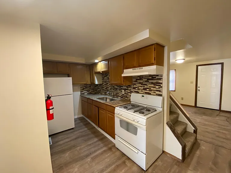 1520 Poplar St — Photo 3