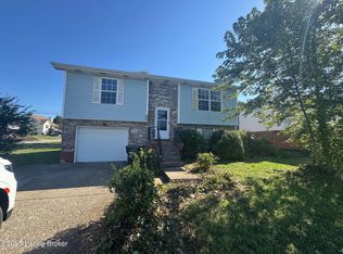 465 Wagon Wheel Trl, Radcliff, KY 40160