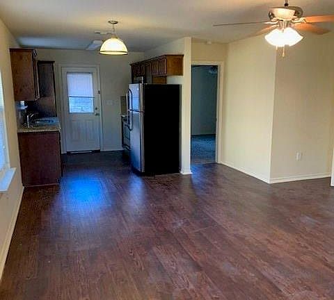3rd image of 714 Parkplace Rdg