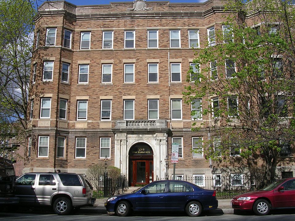 2nd image of 211 Park Dr #10999948