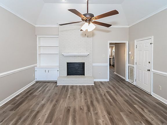 3rd image of 5404 Pear Dr