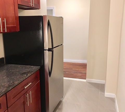 3rd image of 1466 Beach Ave APT 5