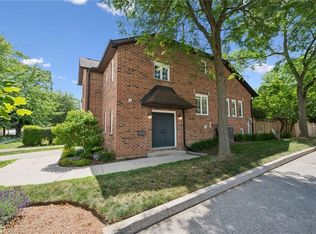 64 Allen St W #1, Waterloo, ON N2L 1C8