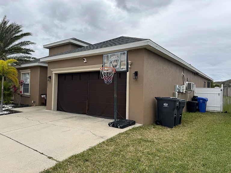 10885 Standing Stone Dr — Photo 2