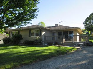 807 Swails Dr, Wathena, KS 66090