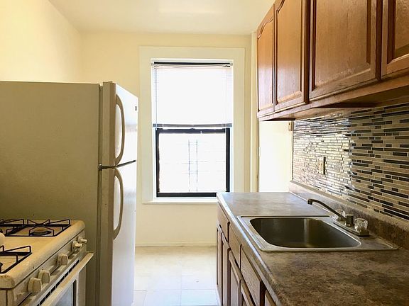 3rd image of 360 E 31st St APT 2H