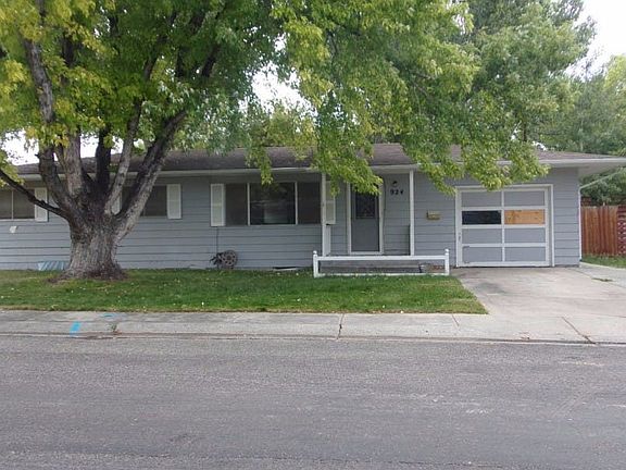 2nd image of 924 Big Horn Dr