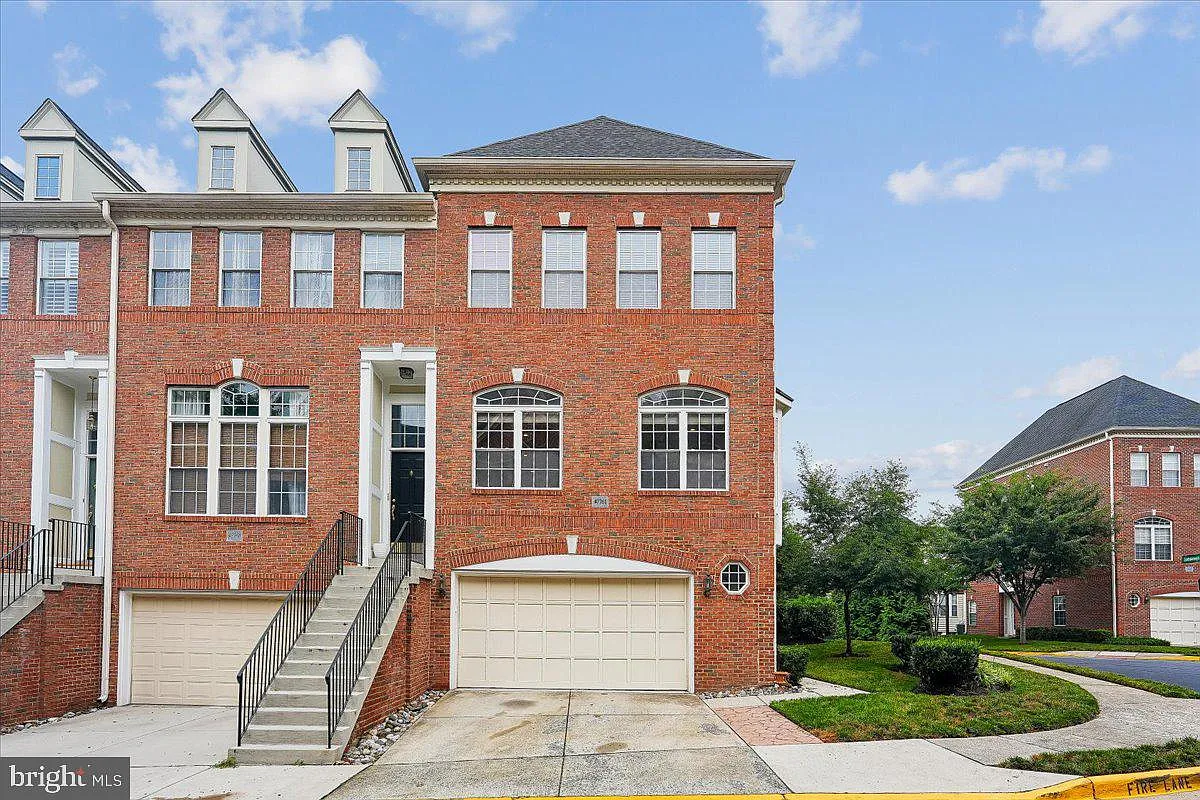Medinah Homes Condo — Photo 2