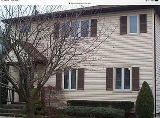 24 5th St, Valley Stream, NY 11581