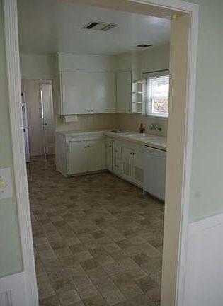 4th image of 907 Pelanconi Ave