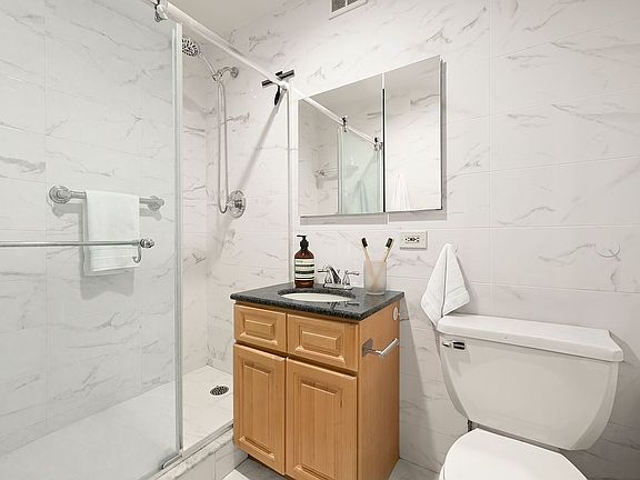 5th image of 50 Henry St APT 7B