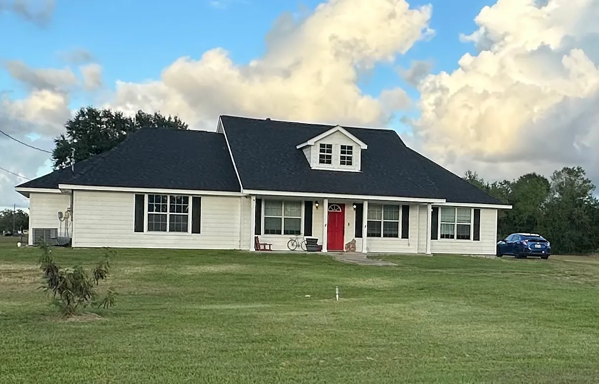 Patricia Ln, Alvin — Photo 1