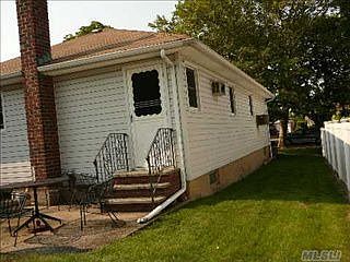 4th image of 1173 Laidlaw Ave