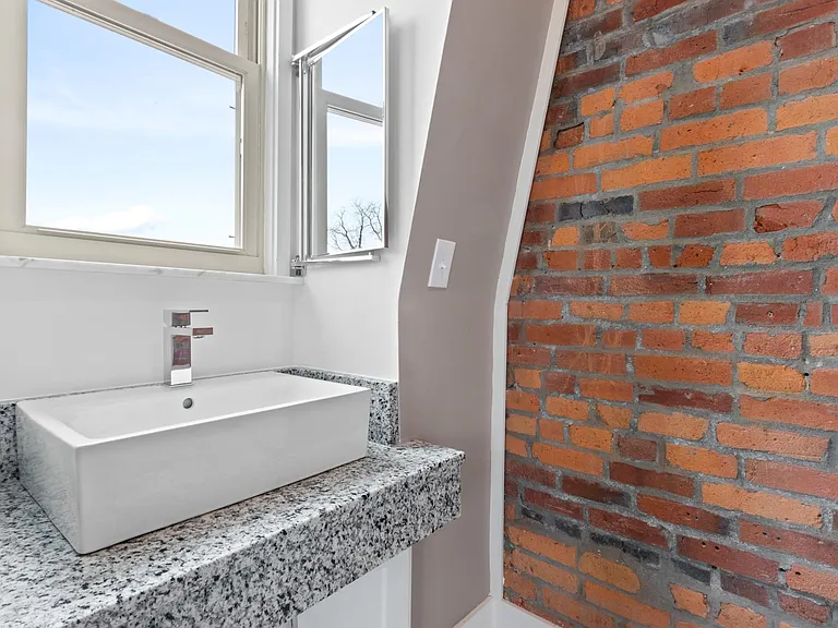 761 Oak St — Photo 24