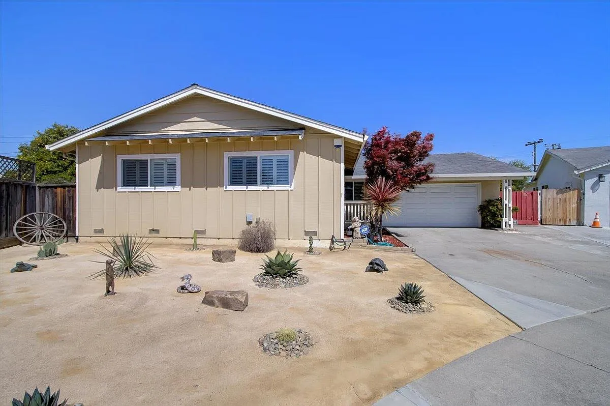 39574 Pardee Ct photo 1