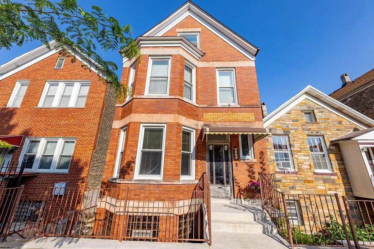 Building Photo - 3631 S Hermitage Ave #2