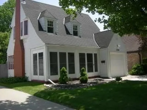 2356 S 52nd St, West Allis, WI 53219