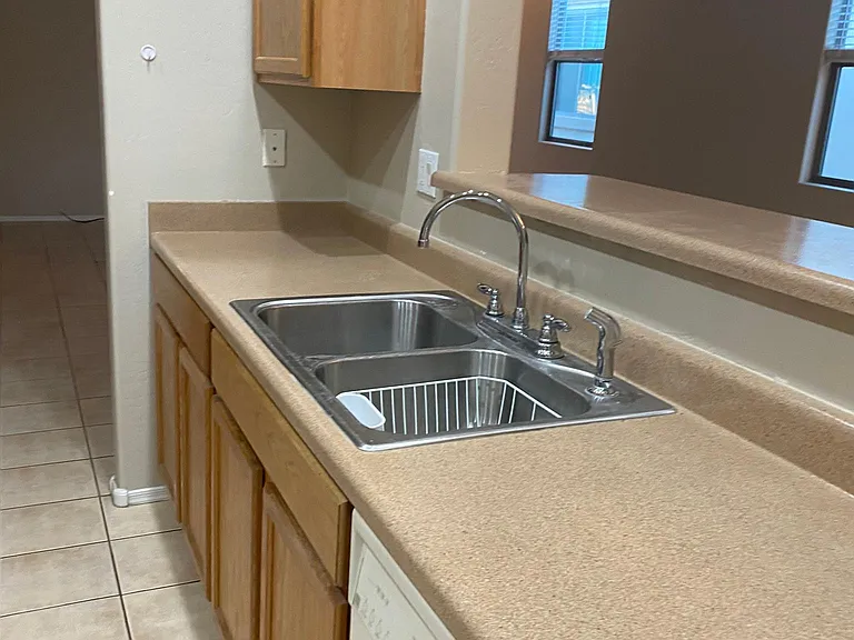 44092 W Cydnee Dr — Photo 12