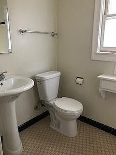 Charming bath with tub / shower