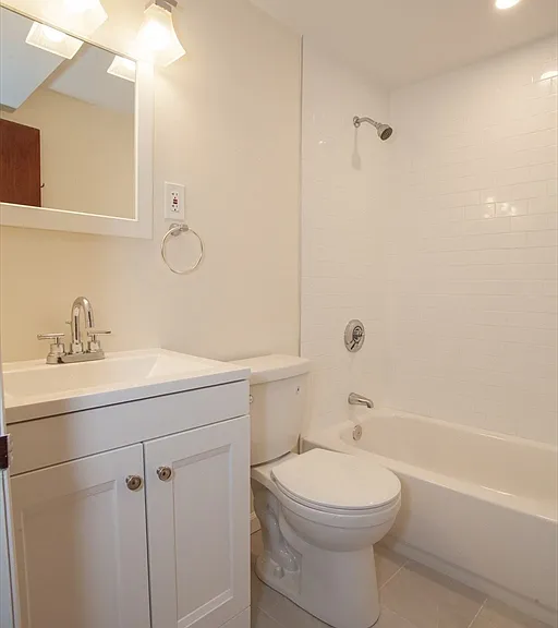 146 Commercial St #4 — Photo 10