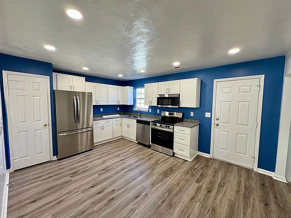 4th image of 1402 Christine Ct