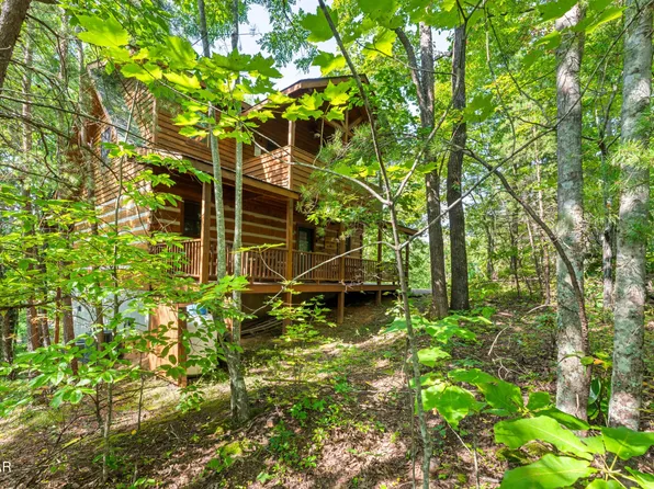 560 Thissa Way, Gatlinburg, TN 37738