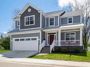 206 Maple Gate Dr, South Haven, MI 49090