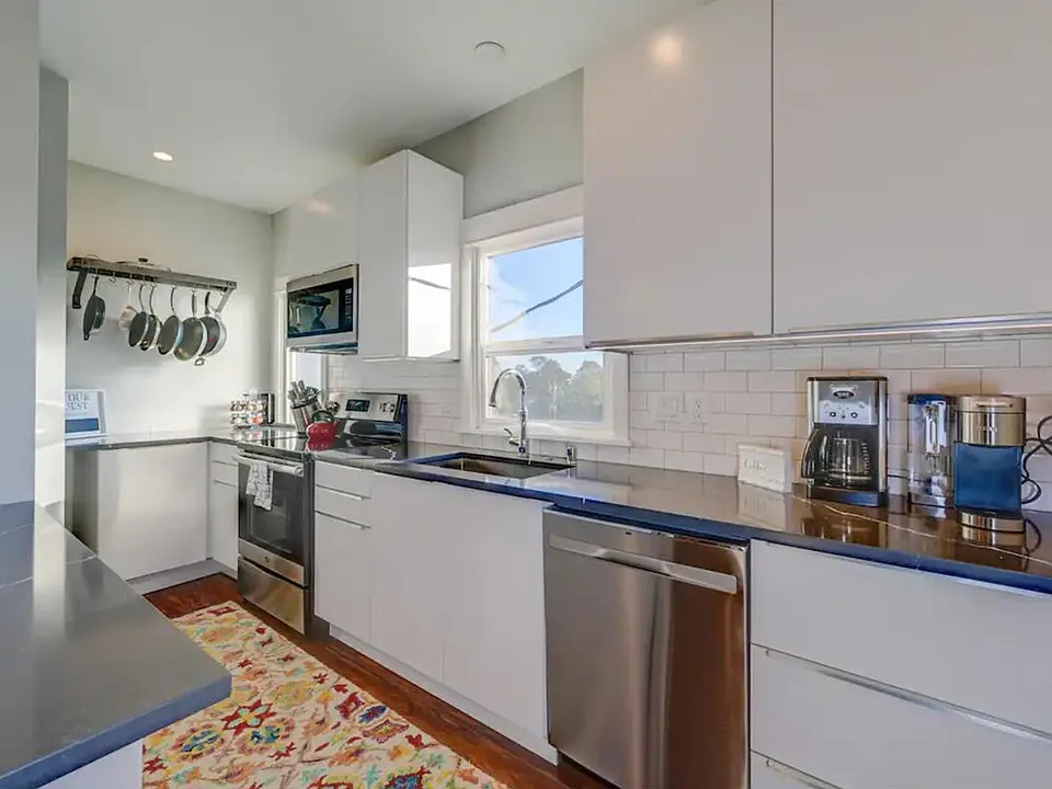 1815 27th Ave W #2