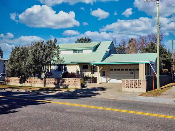 112 S 43rd Ave W, Claresholm, AB T0L 0T0