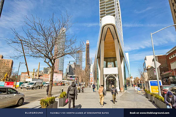 Rented by The Blueground | media 24