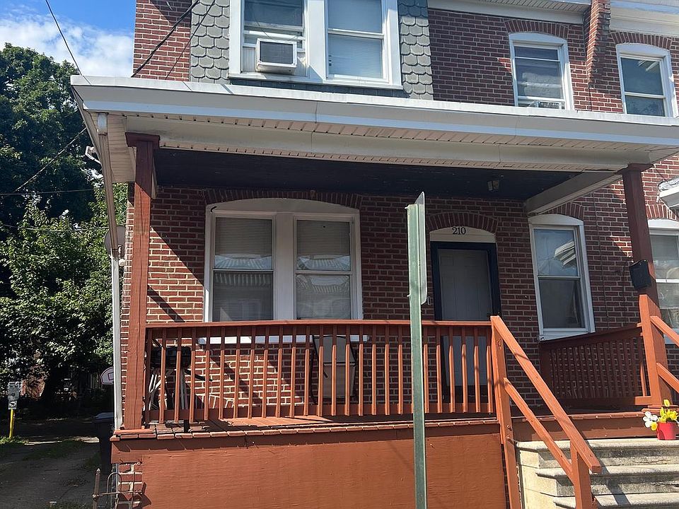 2nd image of 210 W 27th St
