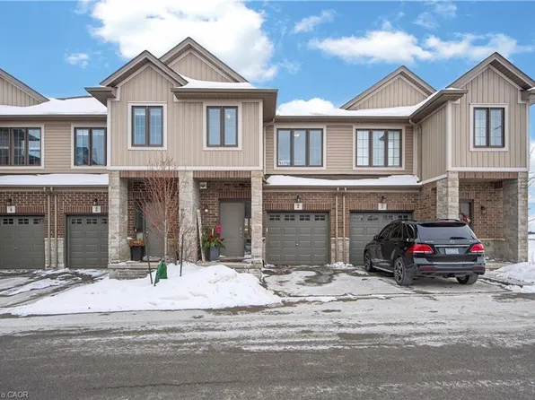 377 Glancaster Rd #2, Hamilton, ON L9G 0G4