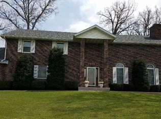 1941 Delmar Dr, Freeport, IL 61032