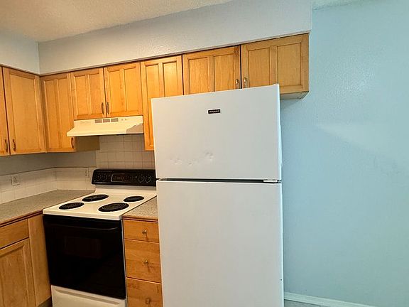 3rd image of 250 Village Dr #270