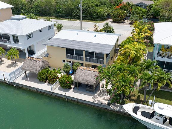 4th image of 596 W Shore Dr