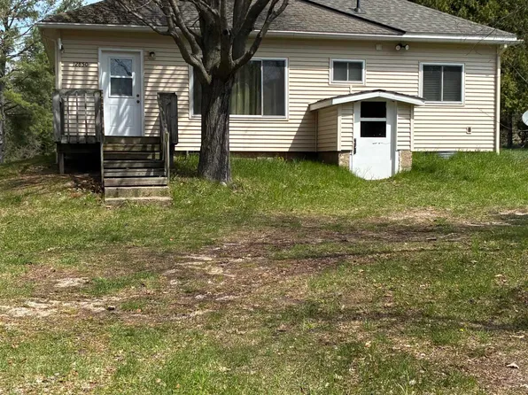 12850 Miller Rd, Rapid City, MI 49676