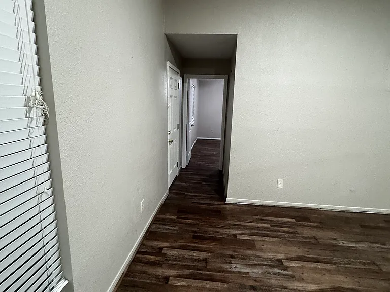 7402 Campeachy Ln — Photo 6