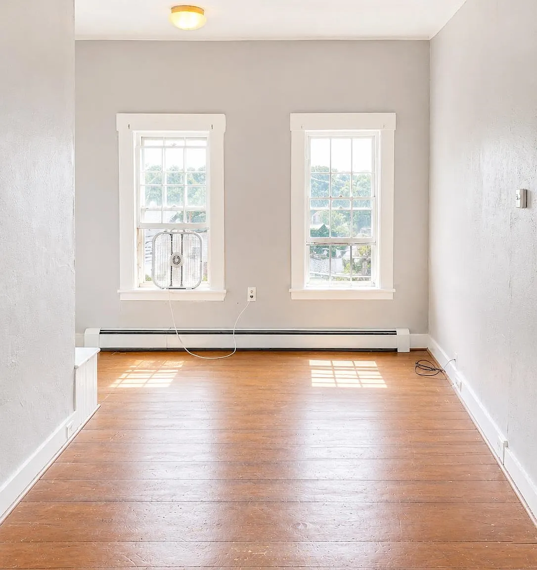 3 bed, 1.5 bath, 1200 sqft, $2,350 — Photo 3
