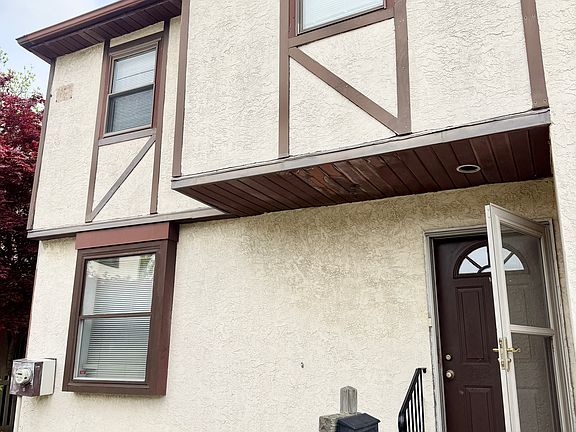 2nd image of 13082 Townsend Rd