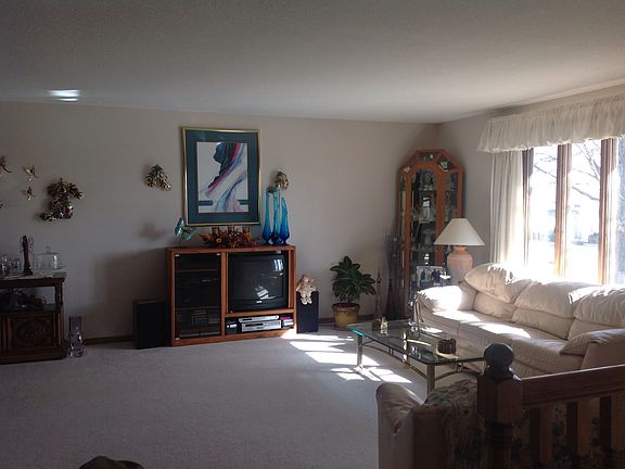 3rd image of 1735 Cedar Crest Dr