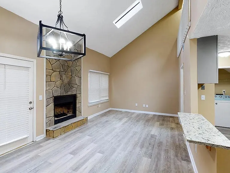 1011 Travelers Trl NW — Photo 22