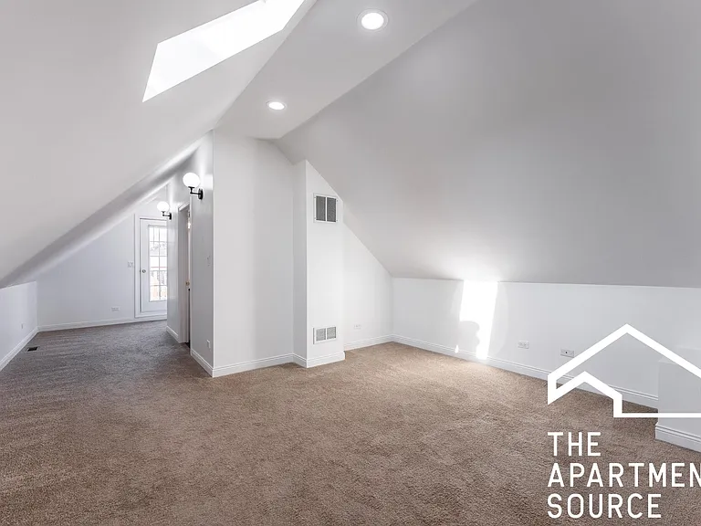 2522 N Artesian Ave — Photo 11