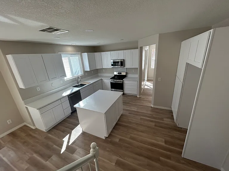 33139 Puffin St — Photo 8