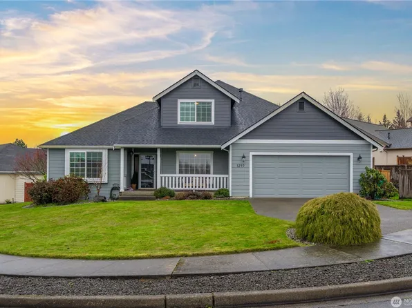 3249 Lois Ln, Enumclaw, WA 98022