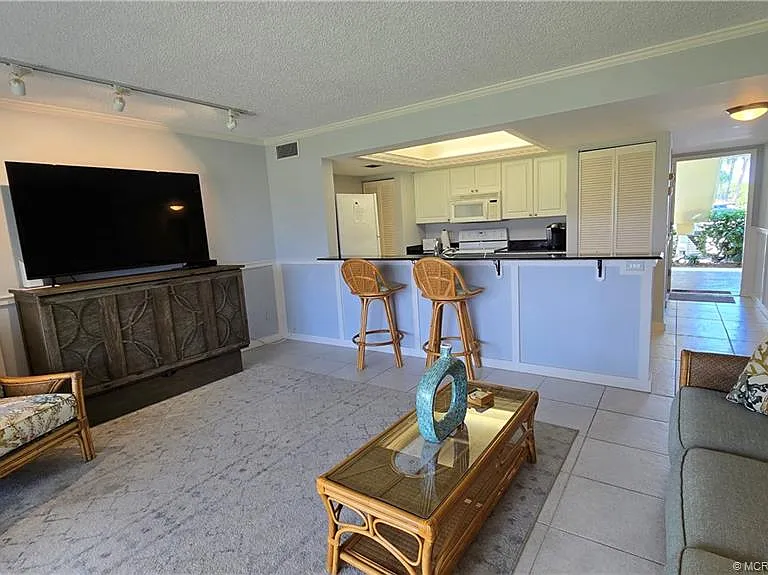 5565 NE Gulfstream Way — Photo 14