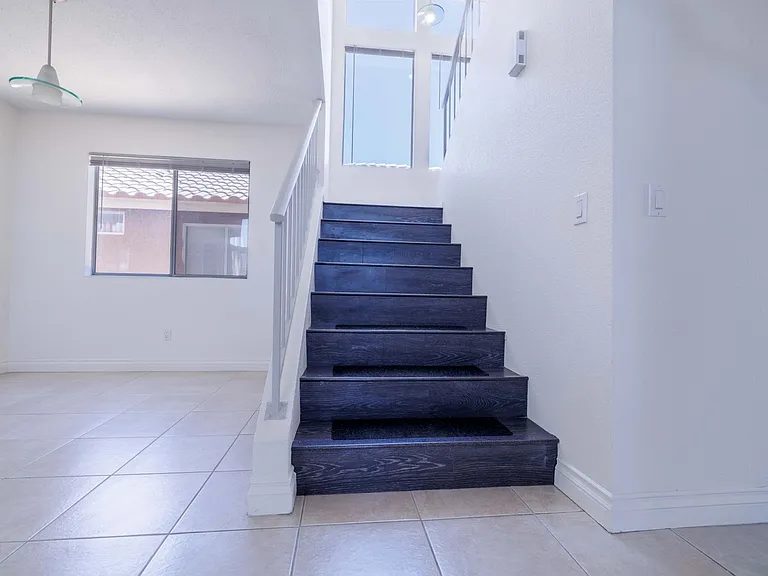 1143 Adelman Dr — Photo 5
